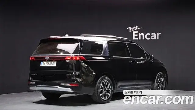 Kia Carnival 2021 — Photo 2/20