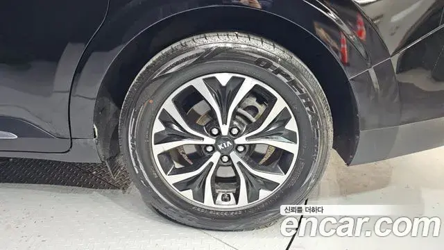 Kia Carnival 2021 — Photo 5/20
