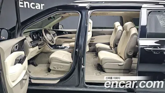 Kia Carnival 2021 — Photo 10/20