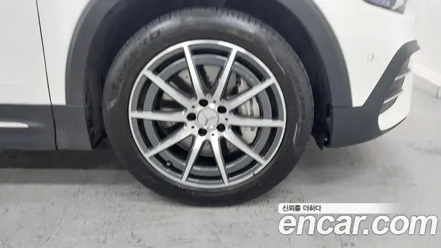 Mercedes-Benz GLB-Class 2022 — Şəkil 18/20