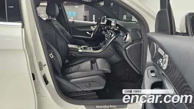 Mercedes-Benz GLC-Class 2019 — Şəkil 18/20