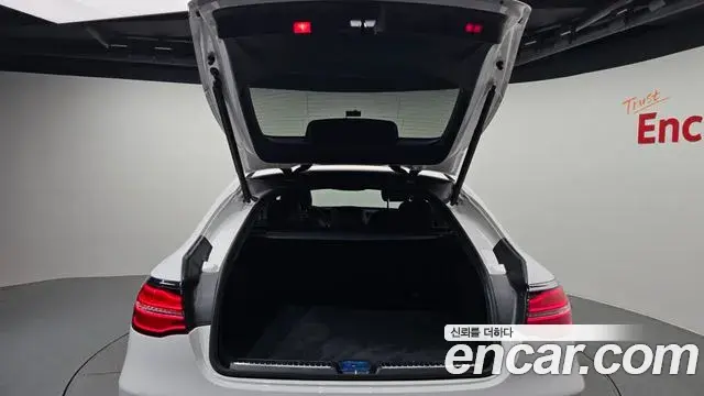 Mercedes-Benz GLC-Class 2019 — Şəkil 9/20