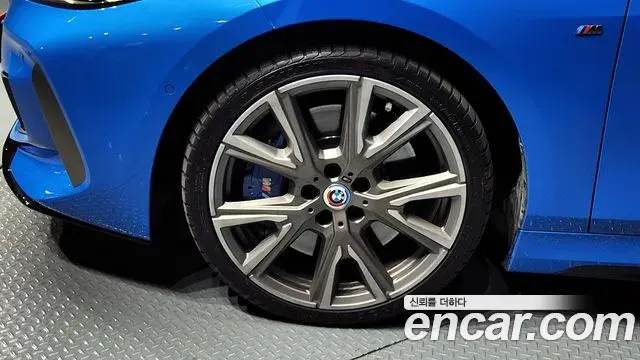 BMW 1 Series 2022 — ფოტო 19/20