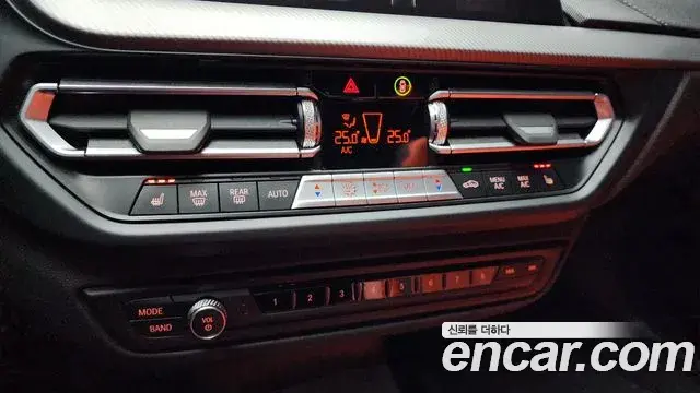 BMW 1 Series 2022 — ფოტო 7/20