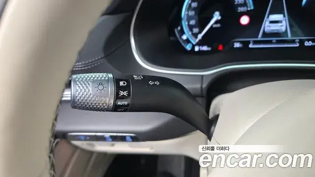 Genesis GV80 2021 — Şəkil 24/33