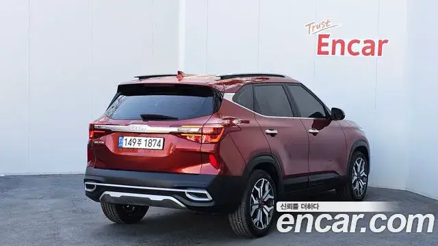 Kia Seltos 2022 — ფოტო 18/20