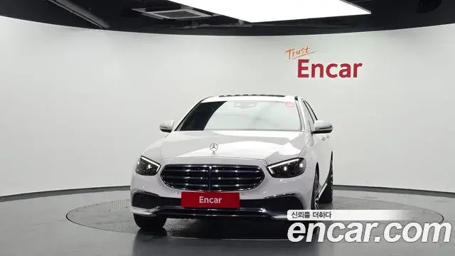 Mercedes-Benz E-Class 2021 — Фото 3/20