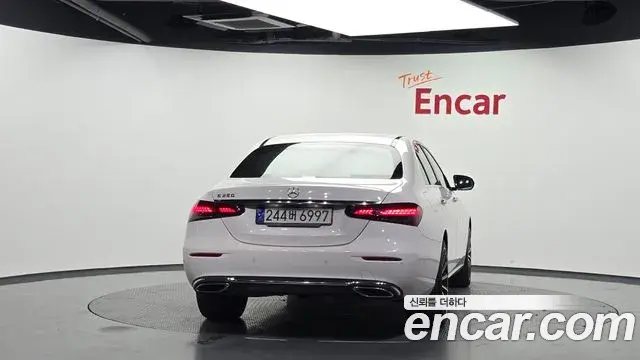 Mercedes-Benz E-Class 2021 — Фото 4/20
