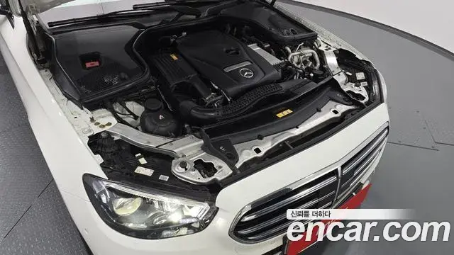 Mercedes-Benz E-Class 2021 — Фото 6/20