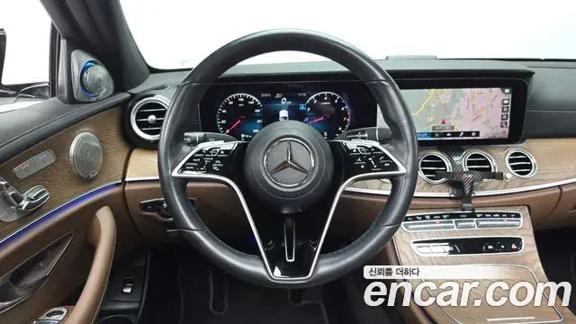 Mercedes-Benz E-Class 2021 — Фото 13/20