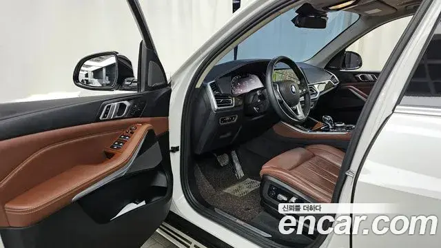 BMW X5 2023 — Фото 10/20
