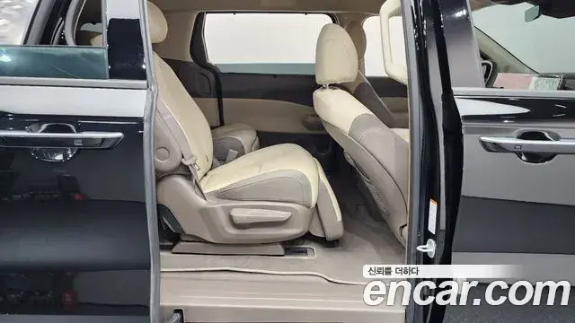 Kia Carnival 2025 — ფოტო 19/20