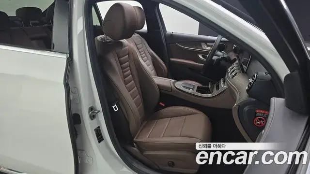 Mercedes-Benz E-Class 2023 — Фото 12/20