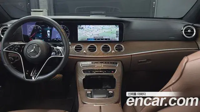 Mercedes-Benz E-Class 2023 — Фото 18/20