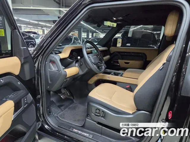 Land Rover Defender 2025 — Photo 13/20