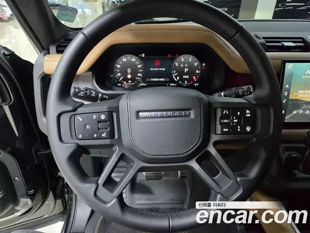 Land Rover Defender 2025 — Photo 12/20