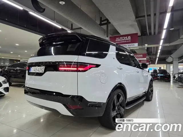 Land Rover Discovery 5 2025 — Photo 6/20