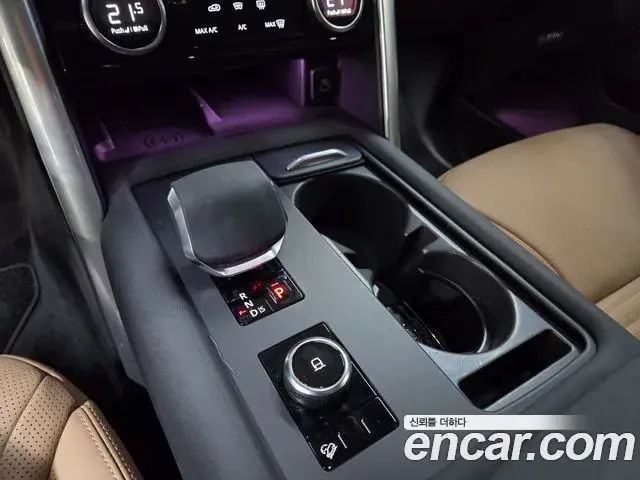 Land Rover Discovery 5 2025 — Photo 11/20