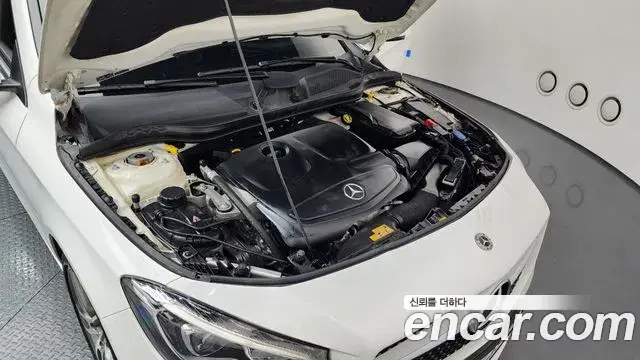 Mercedes-Benz CLA-Class 2018 — Photo 12/20
