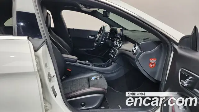 Mercedes-Benz CLA-Class 2018 — Photo 17/20
