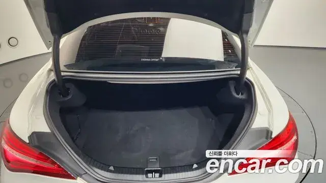Mercedes-Benz CLA-Class 2018 — Photo 7/20