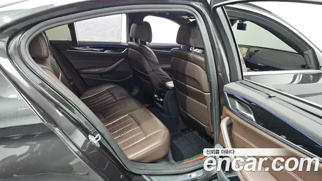 BMW 5 Series 2018 — Şəkil 20/20