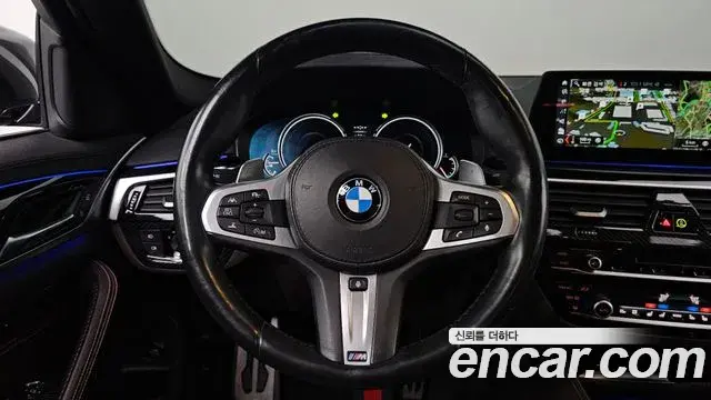 BMW 5 Series 2018 — Şəkil 18/20