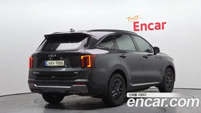Kia Sorento 2023 — Şəkil 18/20