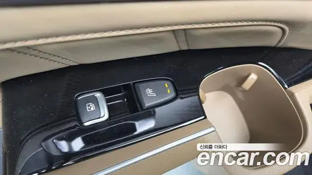 Kia Sorento 2023 — Şəkil 16/20