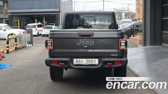 Jeep Gladiator 2021 — ფოტო 8/20