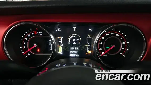 Jeep Gladiator 2021 — ფოტო 17/20