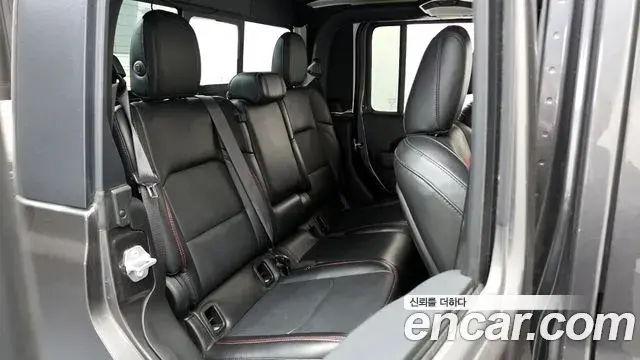 Jeep Gladiator 2021 — ფოტო 19/20