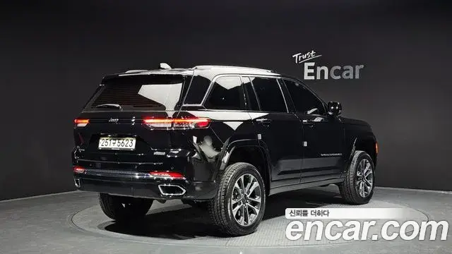 Jeep Grand Cherokee 2023 — Şəkil 13/20