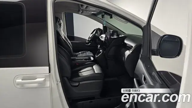 Hyundai Staria 2023 — Фото 11/20