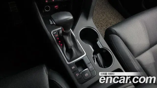 Kia Sportage The Bold 2021 — Photo 19/20