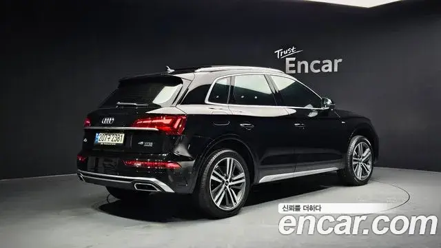 Audi Q5 2021 — Фото 2/20
