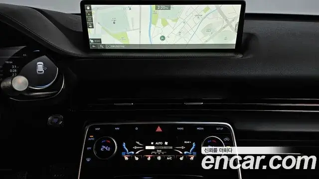 Genesis GV80 2022 — ფოტო 14/20