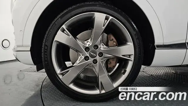Genesis GV80 2022 — ფოტო 18/20