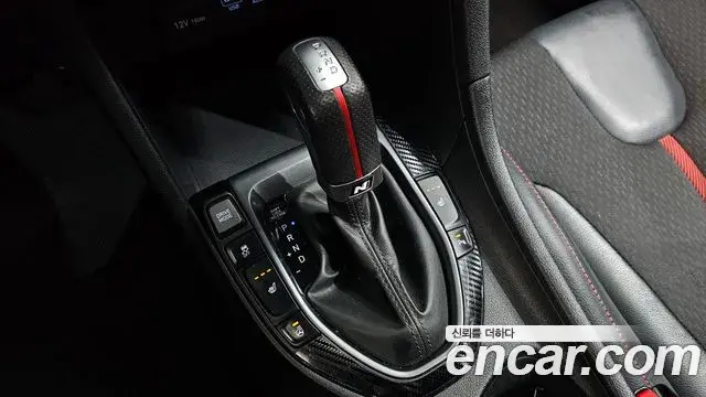 Hyundai Veloster 2018 — ფოტო 12/20