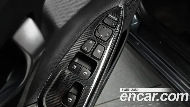Hyundai Veloster 2018 — ფოტო 14/20