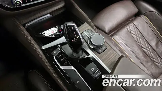BMW 5 Series 2020 — Фото 9/20
