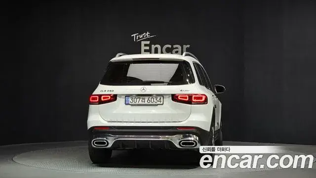 Mercedes-Benz GLB-Class 2020 — Şəkil 14/20