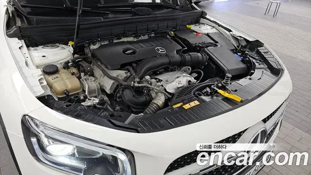 Mercedes-Benz GLB-Class 2020 — Şəkil 9/20