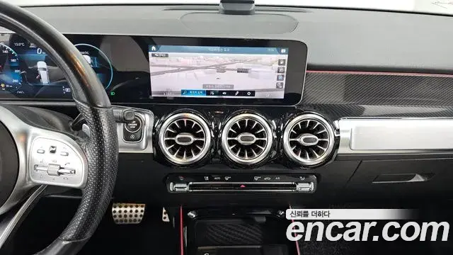 Mercedes-Benz GLB-Class 2020 — Şəkil 18/20