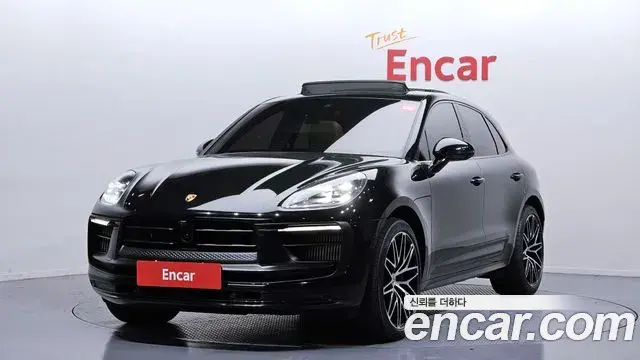 Porsche Macan 2022 — ფოტო 2/20