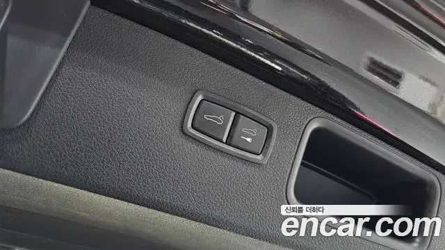 Porsche Macan 2022 — ფოტო 20/20