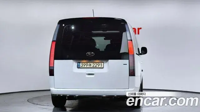 Hyundai Staria 2022 — Photo 16/20