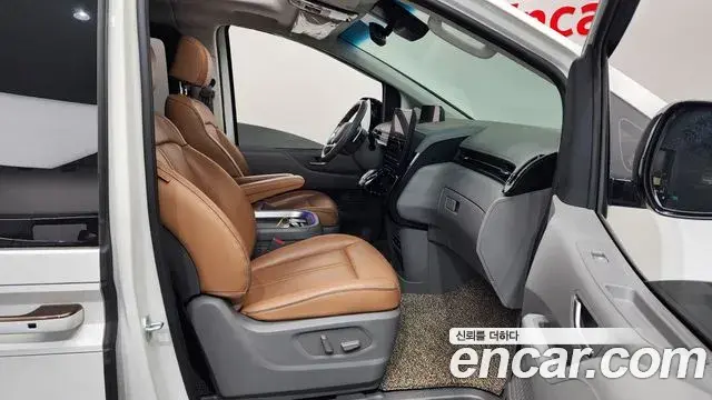 Hyundai Staria 2022 — Photo 7/20