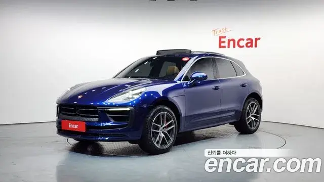 Porsche Macan 2022 — ფოტო 14/20