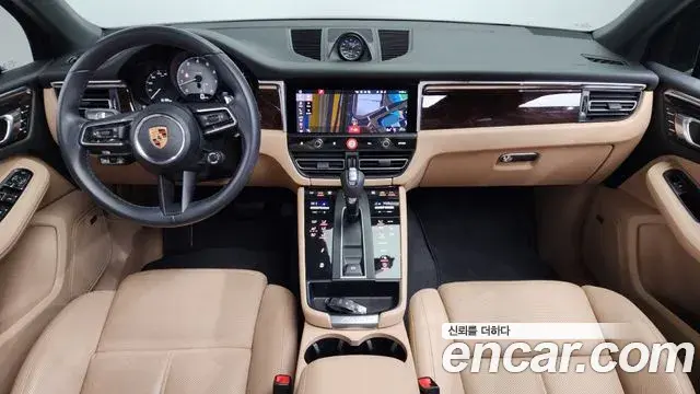 Porsche Macan 2022 — ფოტო 6/20